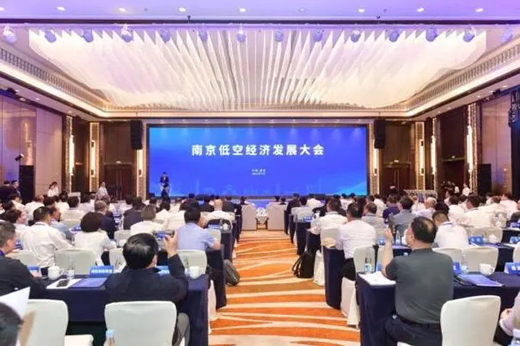 聚焦低空經(jīng)濟(jì)行業(yè)熱點(diǎn)話題，探析低空經(jīng)濟(jì)行業(yè)發(fā)展商機(jī)